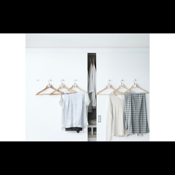 Set of 8 BUMERANG Hanger natural closet organizing - Picture 3 of 4